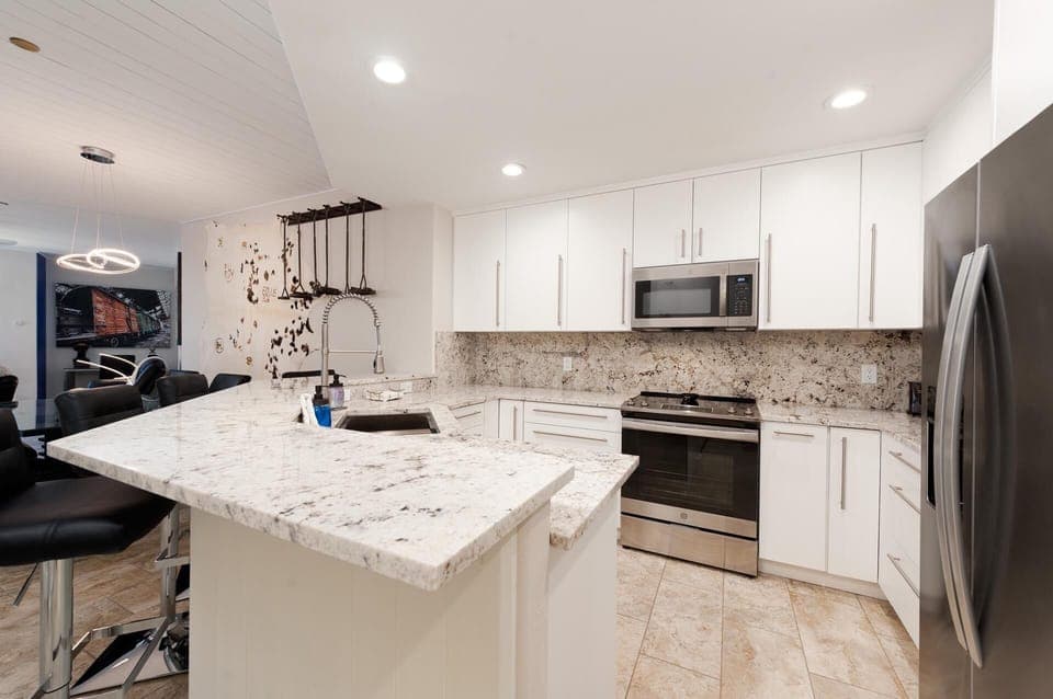 Kitchen and Bar