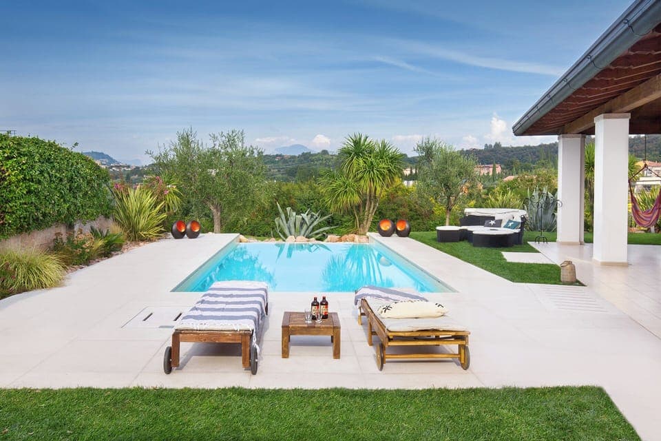 8af615ef-8537-4a9d-b31d-f2cc6f7b2dfa