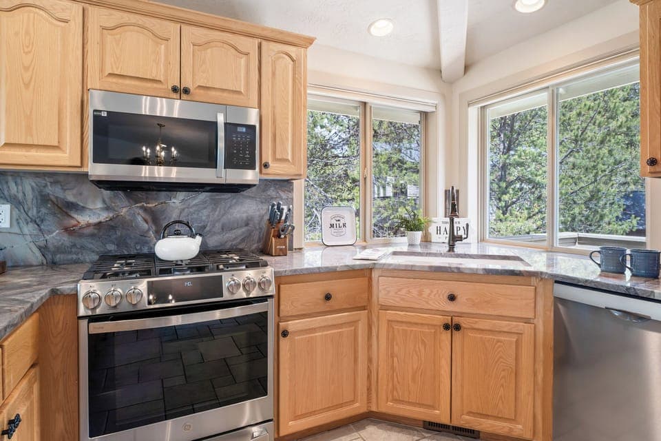 09-Kitchen