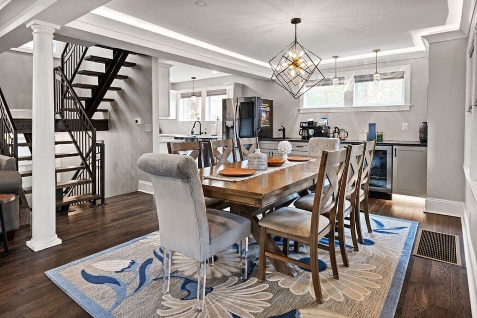 Effortless Everyday Living – Morning coffee, quick lunches, or family dinners—this space flexes to match your rhythm.