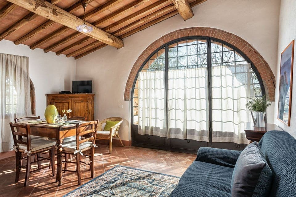 agriturismo-la-papessa-chianti-san-donato-farmhouse-ibisco-living-room