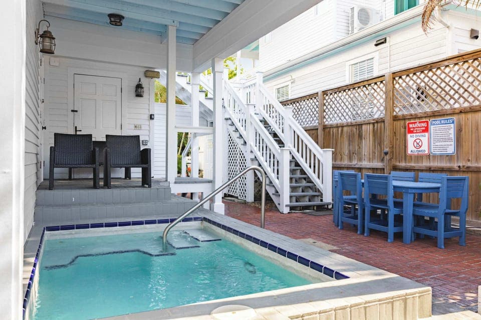 Shared Heated Plunge Pool