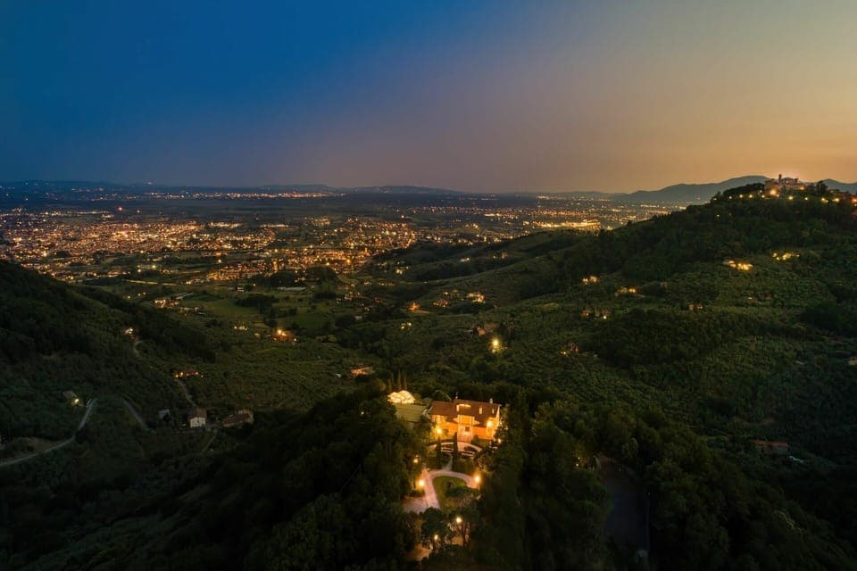 Atmosphere, Sky, Ecoregion, Afterglow, Dusk, Mountain, Sunset, Natural Landscape, Atmospheric Phenomenon, Sunrise