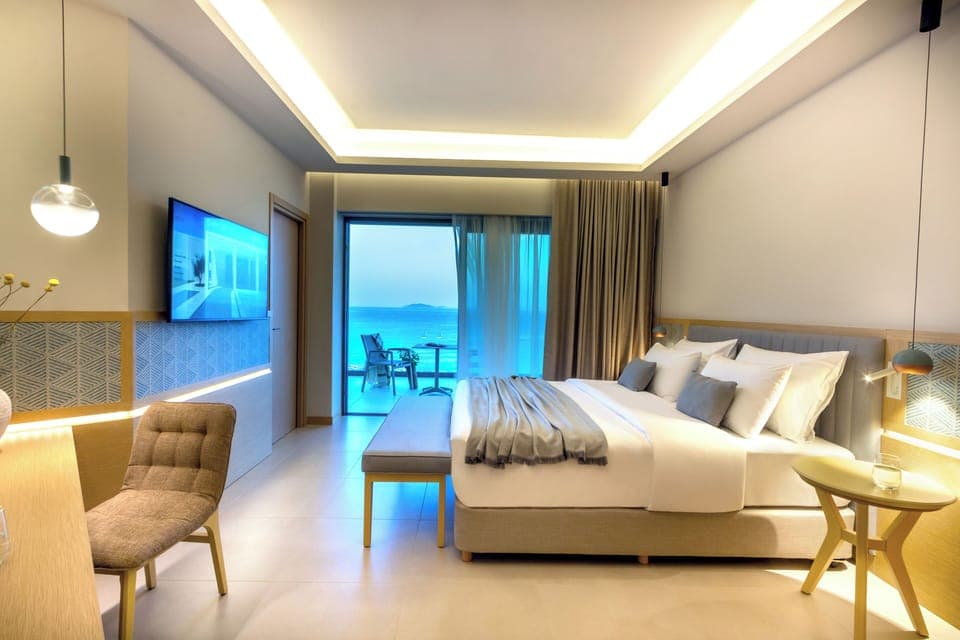 Minibar, in-room safe, desk, blackout drapes