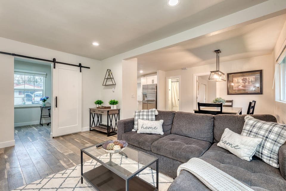 Beautiful, remodeled Farmhouse with open concept