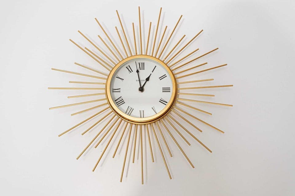 Decorative details in the apartment. 