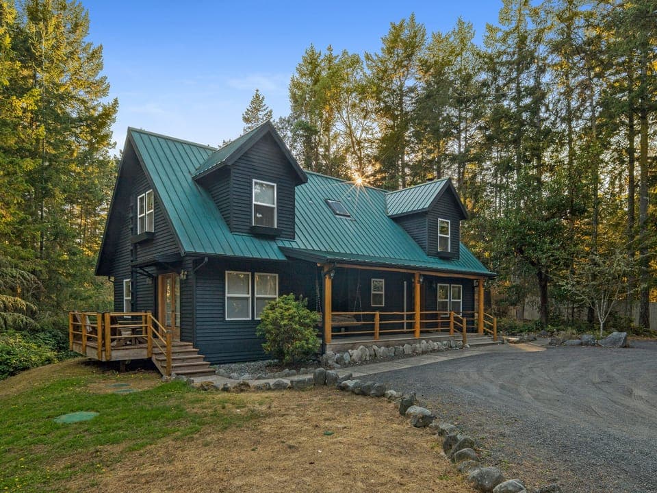 A welcoming entrance at Turn Point Retreat