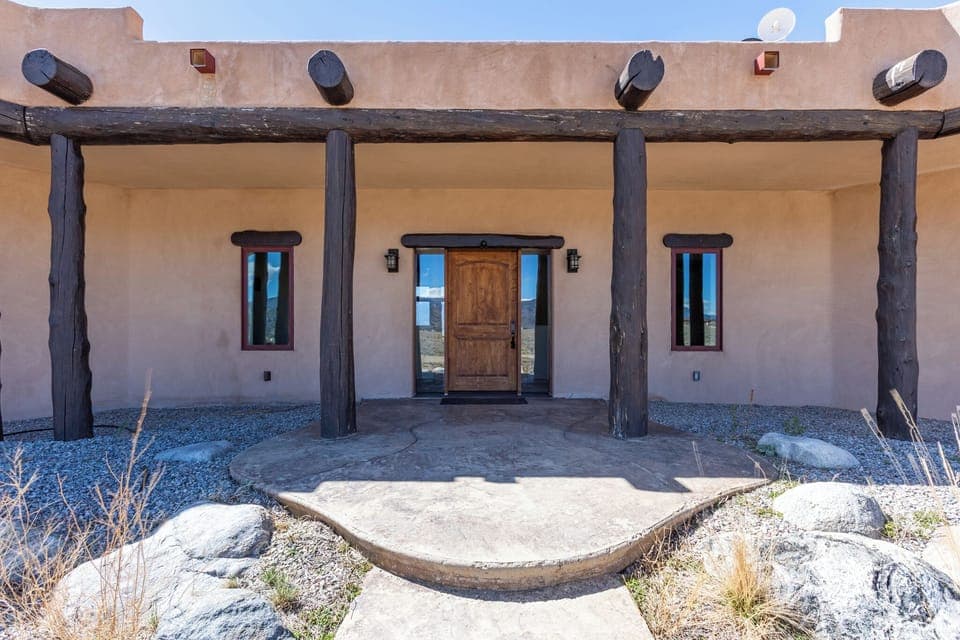 Hacienda Vista
•Large 3+ bed, 3.5 Bathroom
•Room for Everyone!