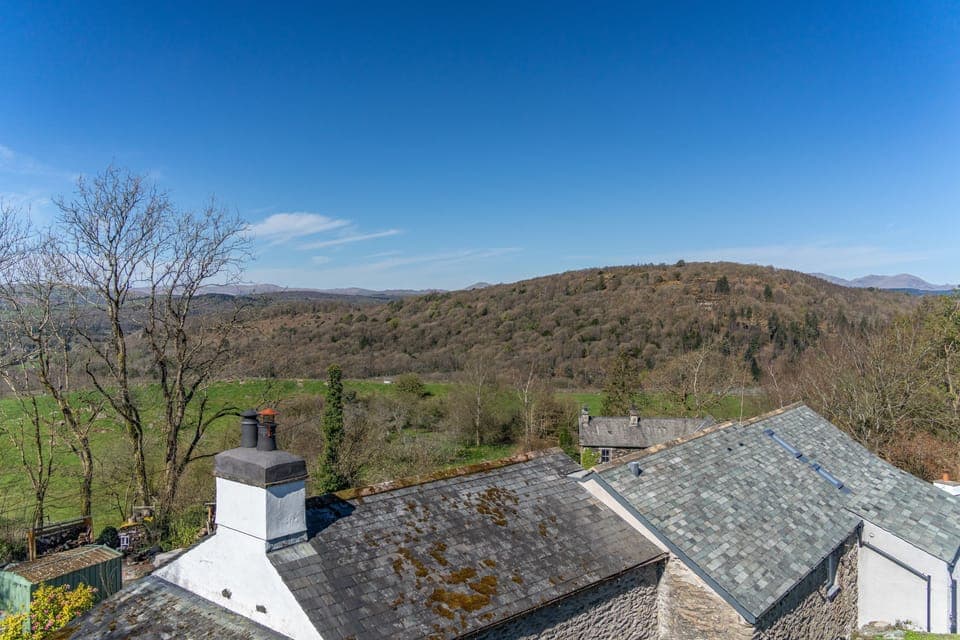 High Brow Edge Farm House, near Backbarrow - Stunning views