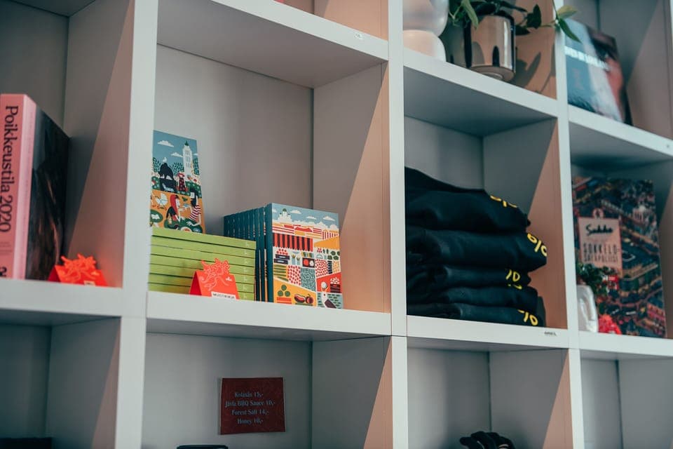 Check-in/check-out kiosk