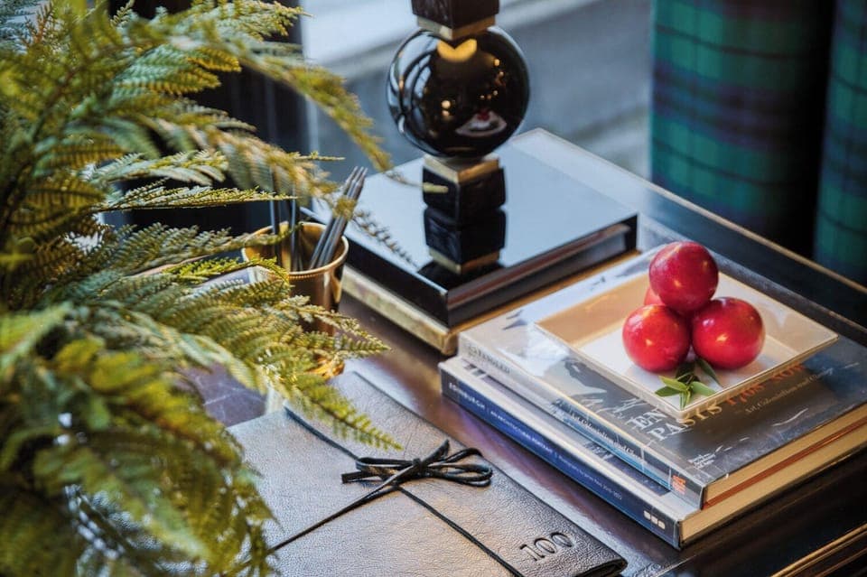 Signature Suite (91) Archibald) | Egyptian cotton sheets, premium bedding, Tempur-Pedic beds, minibar