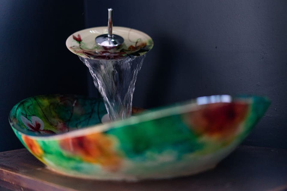 Deluxe Double or Twin Room | Bathroom | Shower, rainfall showerhead, free toiletries, hair dryer