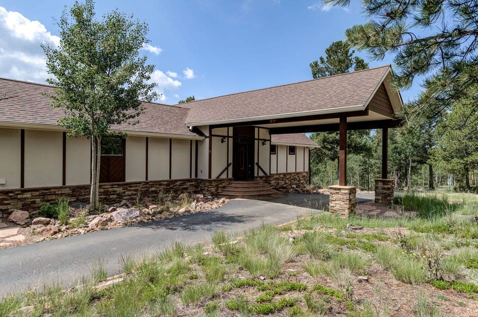 The Peak View Lodge