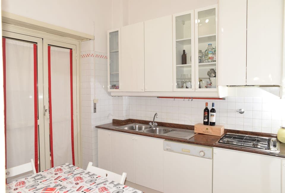 Room, 3 Bedrooms, Accessible, Smoking | Private kitchen