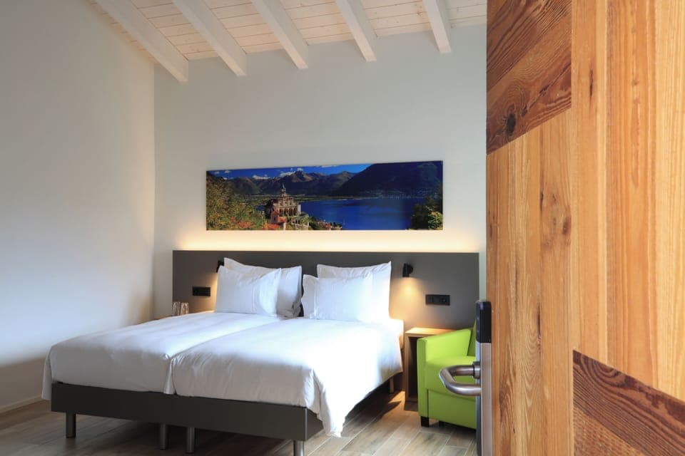 Premium bedding, pillowtop beds, in-room safe, desk