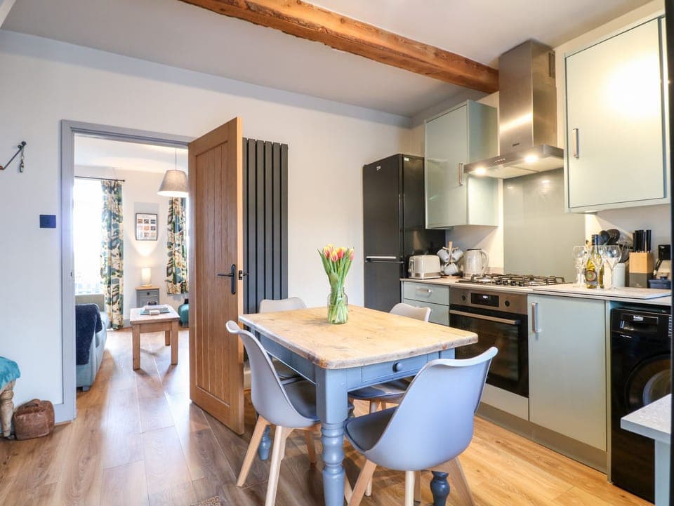 Cottage | Private kitchen | Fridge, dishwasher, electric kettle, toaster