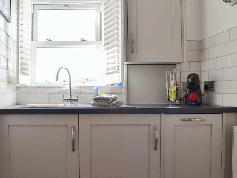 Kitchen | Wise Cottage - Great Grove Apartments, Keswick