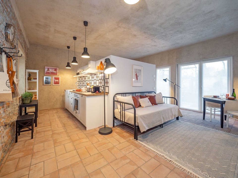 View of the Green Lodge Apartment C from the entrance