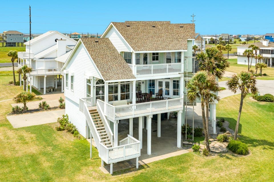 2 decks, great views, private walkover - you'll love your vacation at Sweet Spirit!