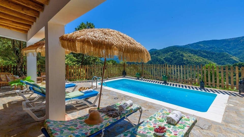 Casa Rural Monte Dios Jubrique by Ruralidays