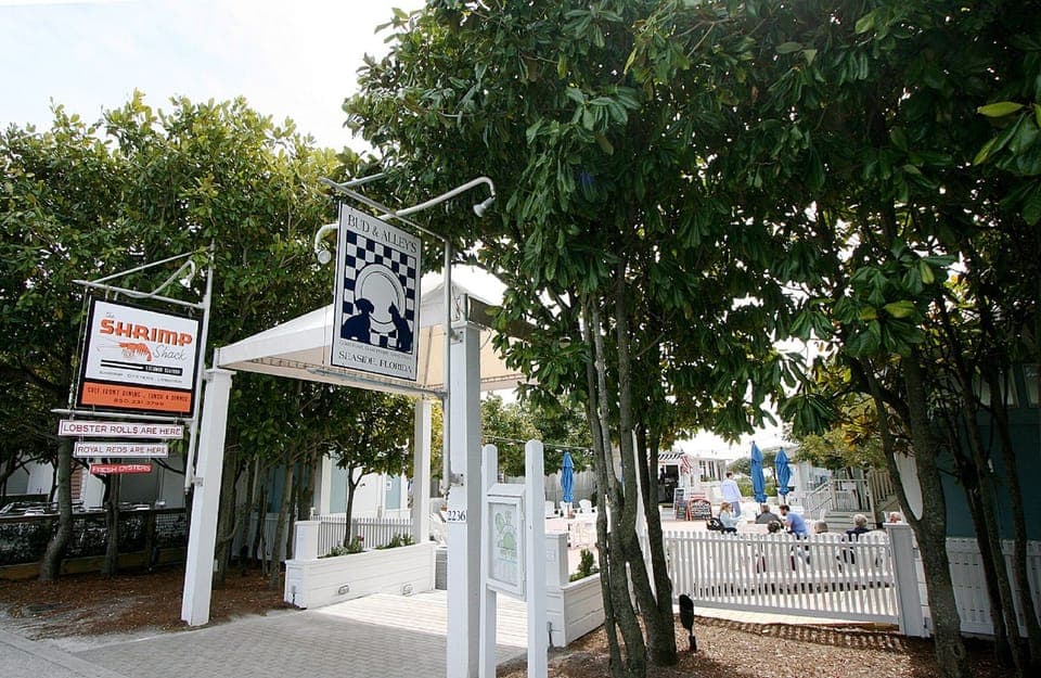 Bud and Alleys in Seaside 