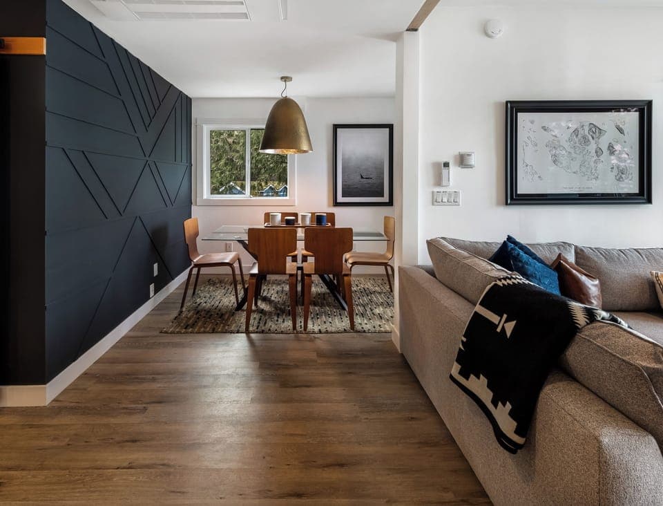 Living and dining room area