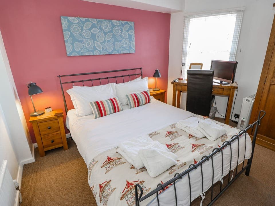 Cottage | 3 bedrooms, individually decorated, individually furnished, free WiFi