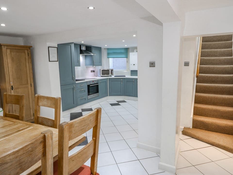 Cottage | Private kitchen | Fridge, dishwasher, electric kettle, toaster