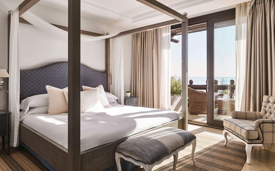 Suite (Imperial) | Minibar, in-room safe, individually decorated, individually furnished