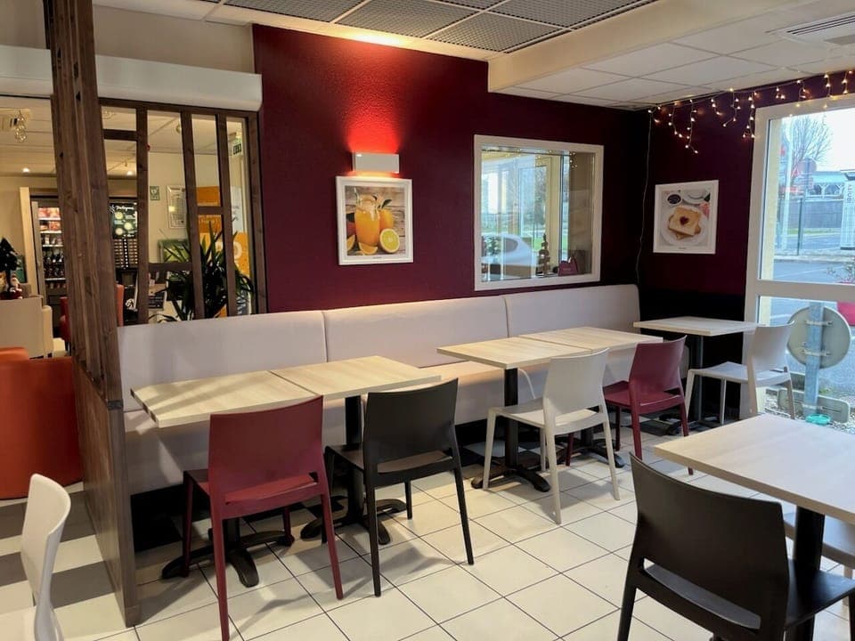 Daily buffet breakfast (EUR 9.90 per person)