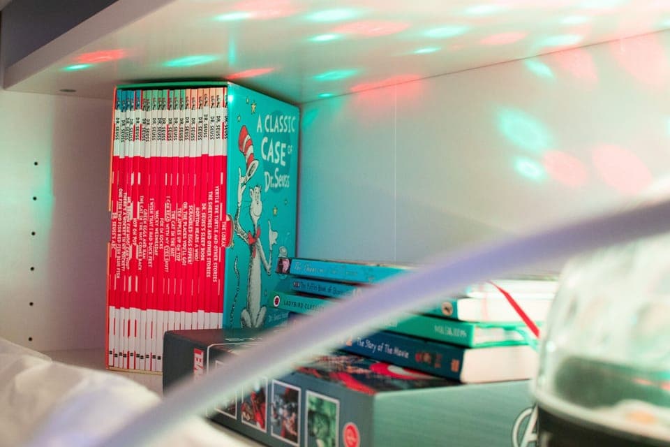 Kids books in the bedroom at Alpine View