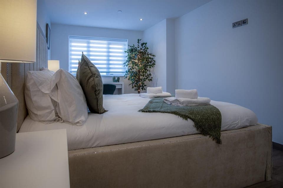 Sunrise  - 5 Bedroom Luxurious Holiday Home - Pendine (8218)