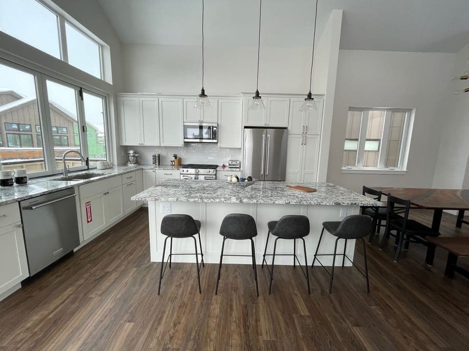 Kitchen bar