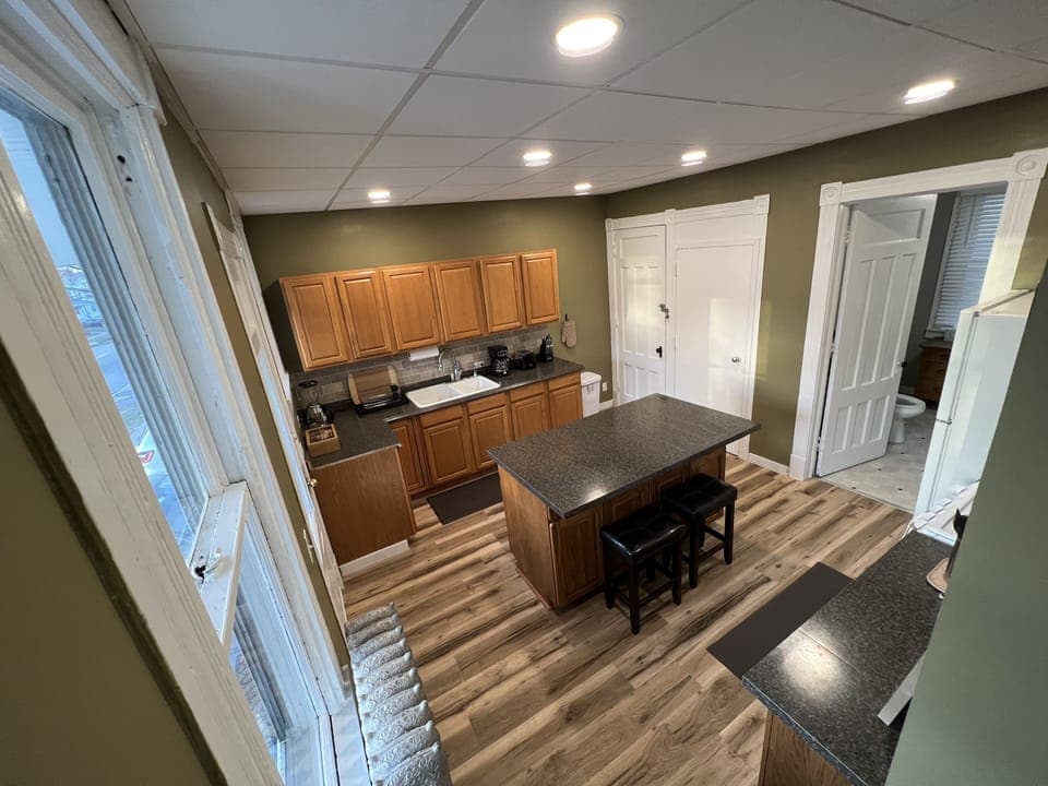 Kitchen Photo 1