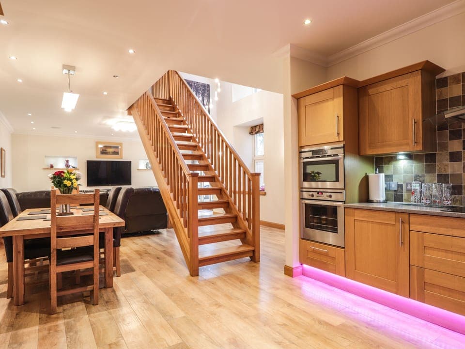 Cottage | Private kitchen | Fridge, dishwasher, electric kettle, toaster