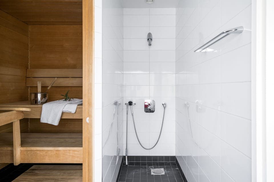 Superior Room, Sauna | Bathroom | Shower, hair dryer, bidet, towels