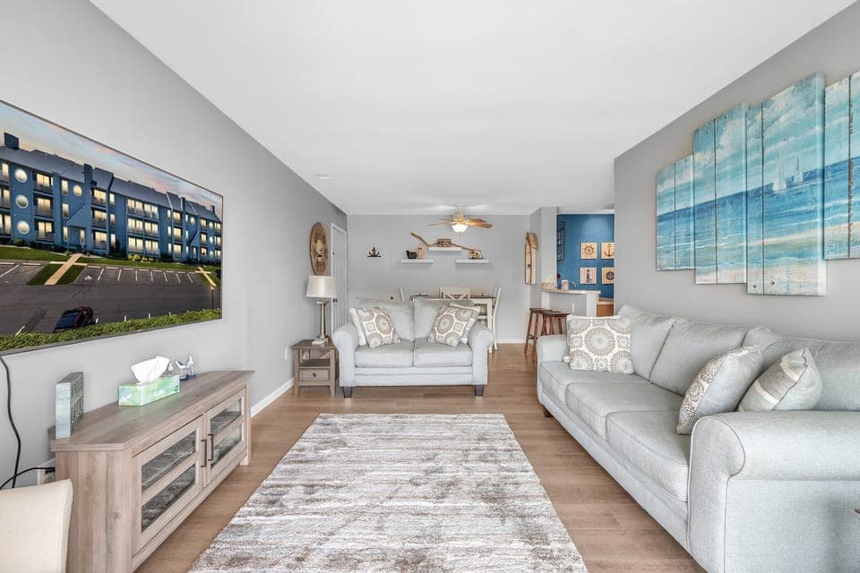 New flooring (installed in 2022). YouTube TV, Hulu, Disney+, NO cable. 