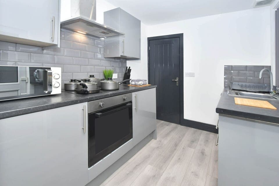 Superior Double Room, Shared Bathroom (With TV) | Shared kitchen