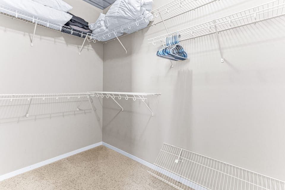 City Apartment | 2 bedrooms, desk, laptop workspace, free WiFi