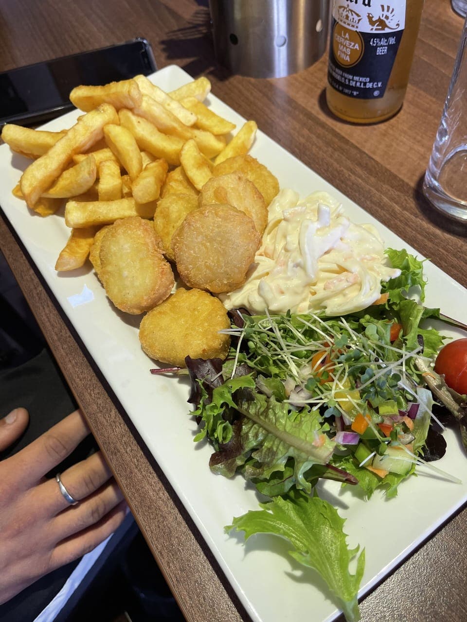 Lunch and dinner served