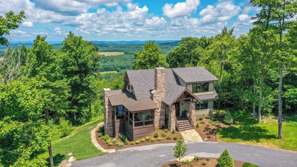 House (5 Bedrooms) | Exterior