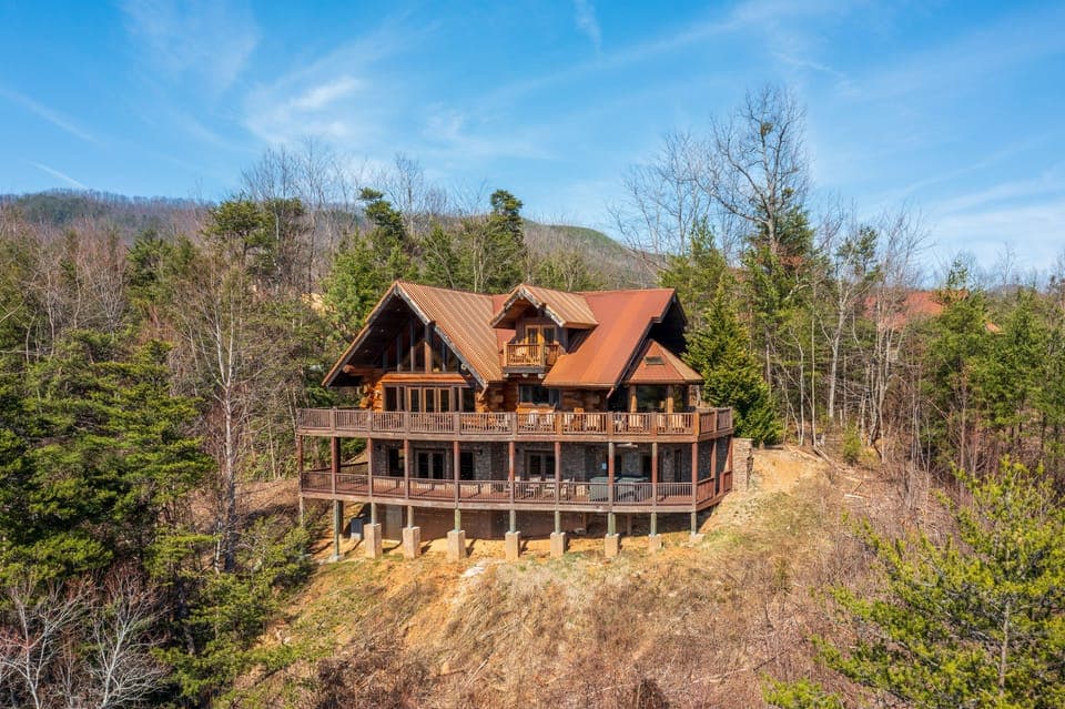 the angles gave this cabin it's own halo