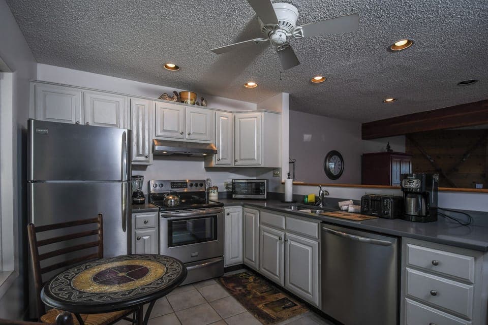 Studio (3 Bedrooms) | Property amenity