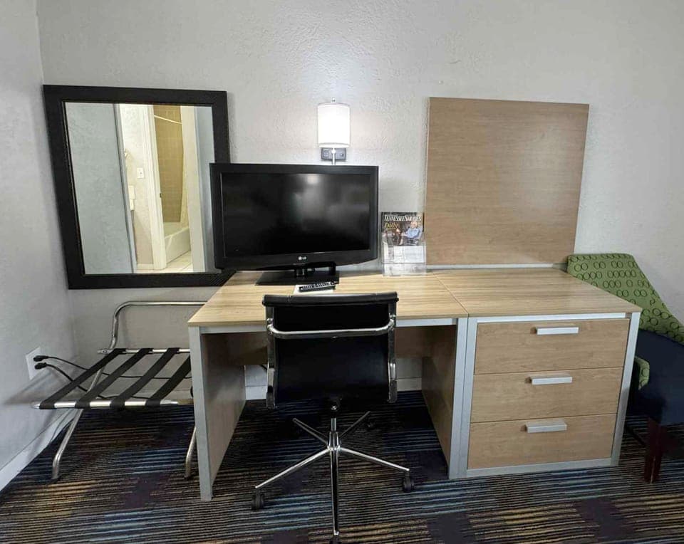 Desk, blackout drapes, free WiFi, bed sheets