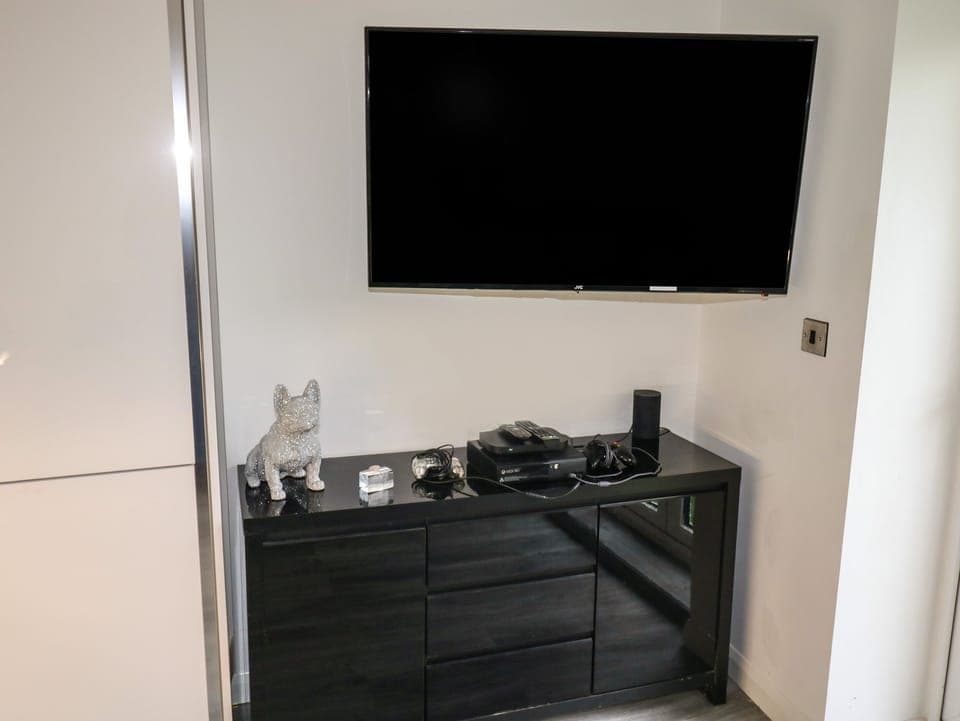 Cottage | 2 bedrooms, individually decorated, individually furnished, free WiFi