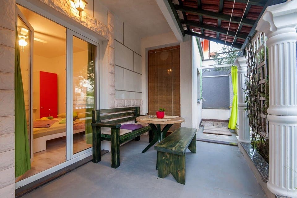 Balcony with outdoor shower