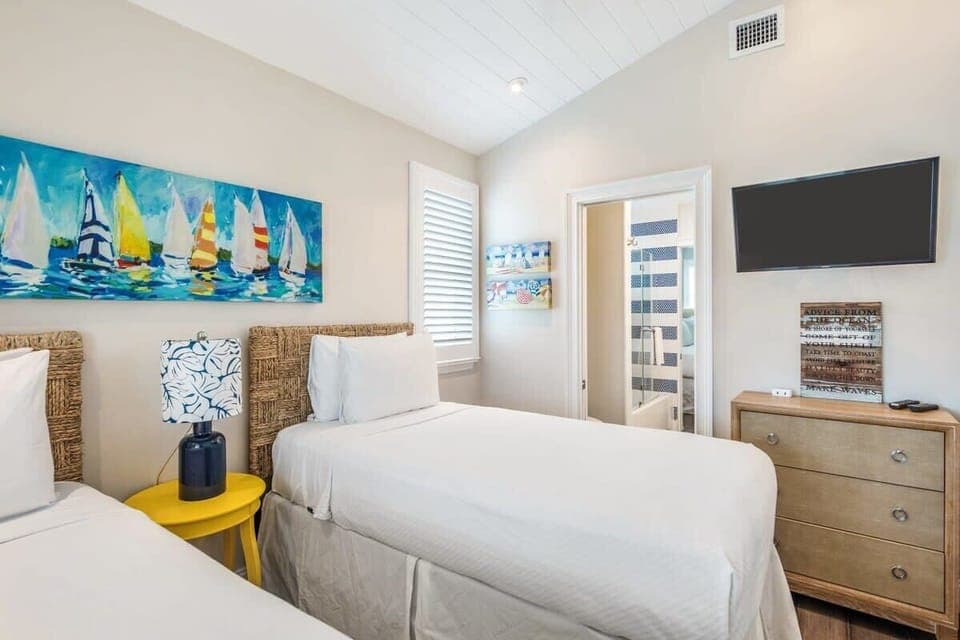 Bedroom 3 - Attached Shared Bathroom