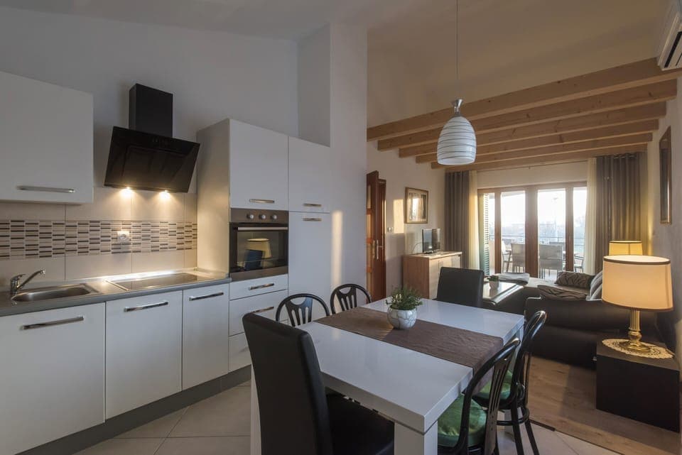 Kitchen, living room