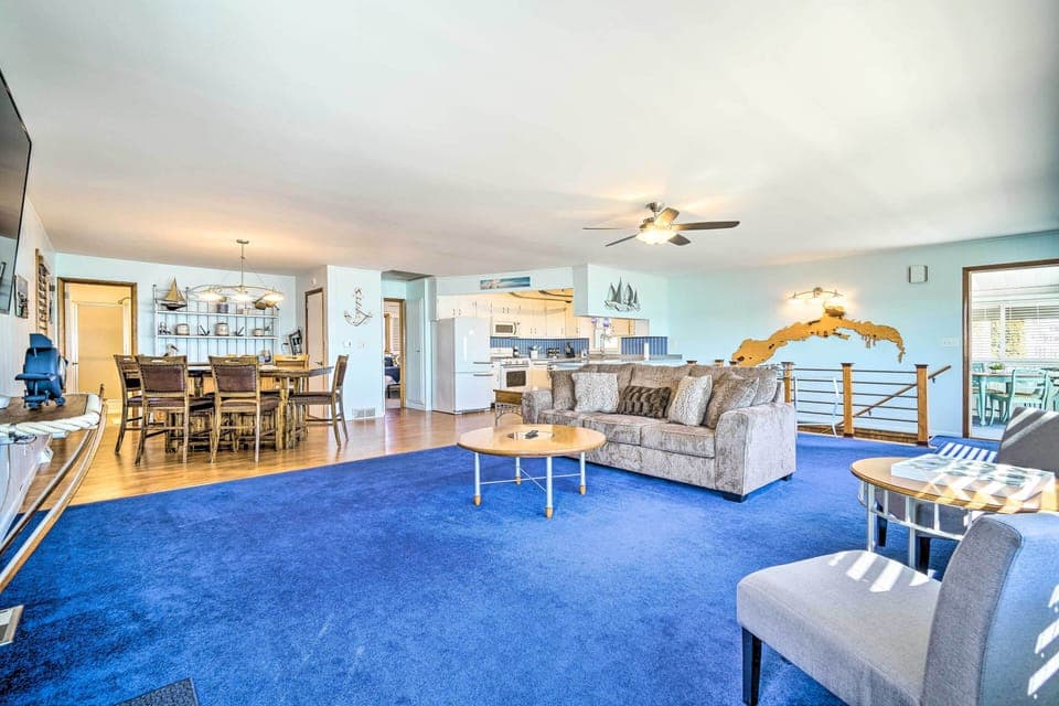 Living Area | Central Air Conditioning/Heating