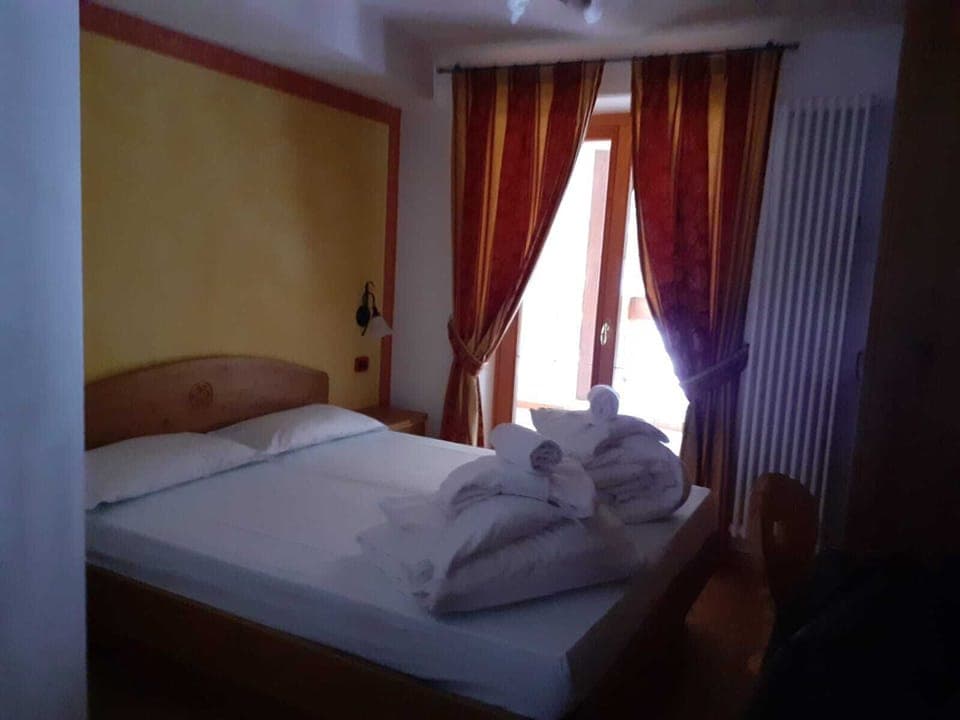 Comfort Room | In-room safe, blackout drapes, soundproofing, free WiFi